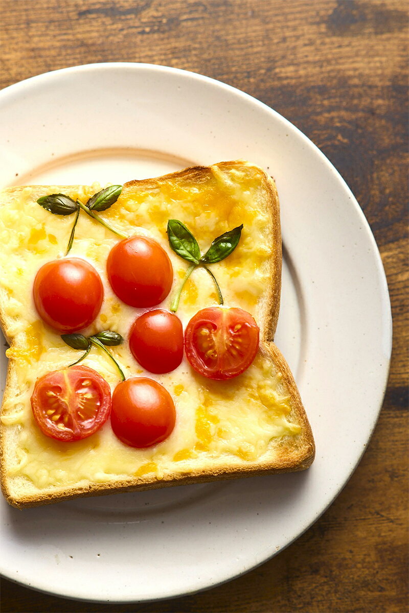 これだけ、ごちそう！　のっけパンとのっけごはん